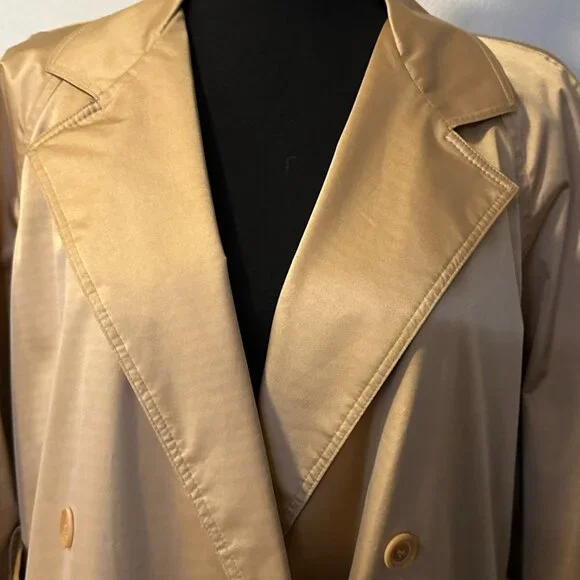 Vintage 60s / 70s Trench Coat with Belt. Perfect!! - Picture 7 of 14